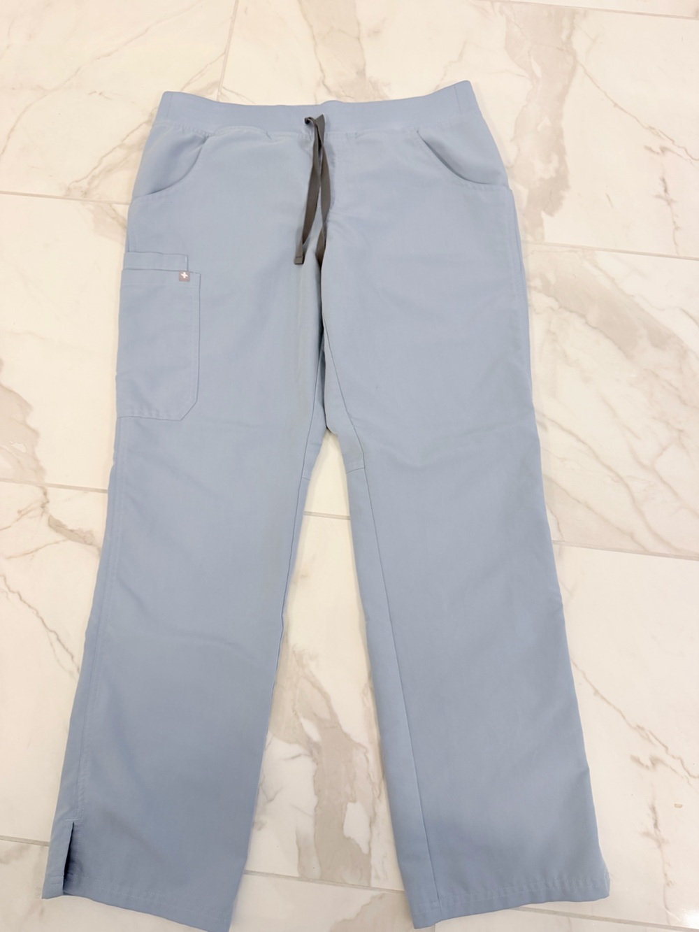 Figs Women’s Kade Cargo scrub pants